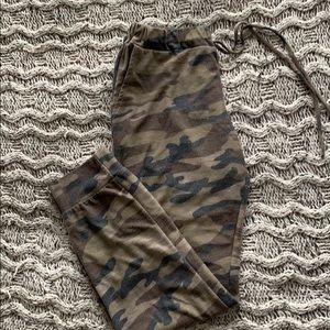 TRENDY CAMO JOGGERS